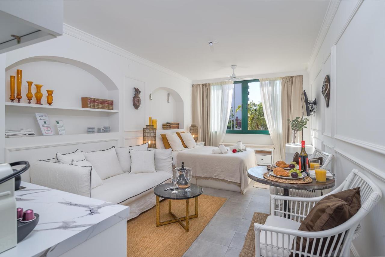 Bianca Chic Studio - Carihuela Beach At 300M 토레몰리노스 외부 사진